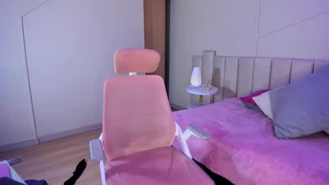                        online show from November 2025 07:07:01 AM