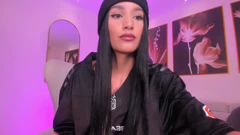 Snapshot of bellacarteer_ chatting on January 2025 03:22:02 PM Bella C online show from January 2025 03:22:02 PM