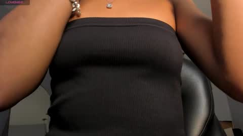 Snapshot of bellacarteer_ chatting on October 2025 11:32:02 AM Bella C online show from October 2025 11:32:02 AM