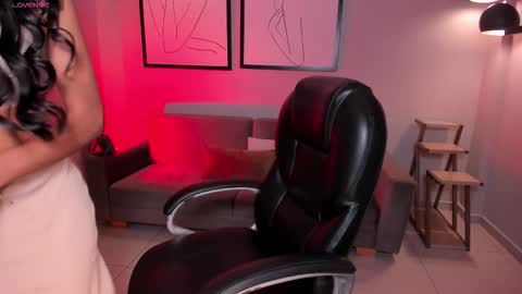 Snapshot of bellacarteer_ chatting on November 2025 12:22:02 PM Bella C online show from November 2025 12:22:02 PM