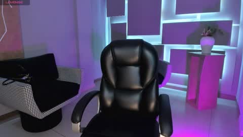 Snapshot of bellacarteer_ chatting on November 2025 12:16:02 PM Bella C online show from November 2025 12:16:02 PM