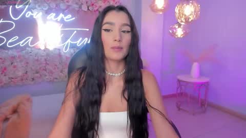 Snapshot of bellacarteer_ chatting on December 2025 12:10:01 PM Bella C online show from December 2025 12:10:01 PM