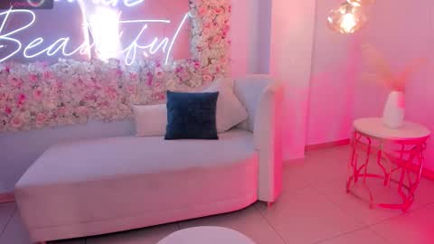 Snapshot of bellacarteer_ chatting on December 2025 12:14:02 PM Bella C online show from December 2025 12:14:02 PM