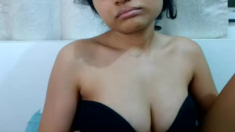 bellacrystall online show from June 2026 04:20:01 PM