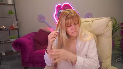 Snapshot of bellalapetit chatting on March 2026 04:07:01 AM Bella online show from March 2026 04:07:01 AM