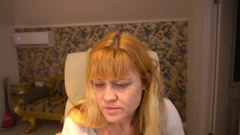 Snapshot of bellalapetit chatting on April 2026 01:09:02 PM Bella online show from April 2026 01:09:02 PM