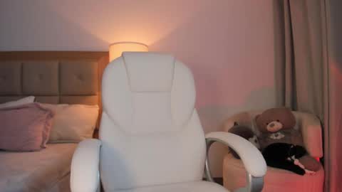 Snapshot of bellamia_ chatting on November 2025 11:46:01 PM Bella Mia online show from November 2025 11:46:01 PM