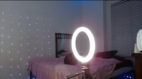 Bella Monroe online show from February 2025 06:23:01 AM