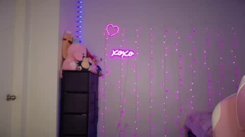 Bella Monroe online show from September 2025 03:09:02 AM