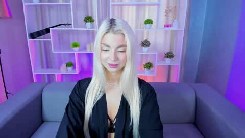 Snapshot of bellamur_ chatting on May 2026 12:32:01 PM Bella online show from May 2026 12:32:01 PM