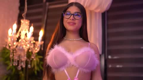 Bella online show from October 2025 05:35:01 PM