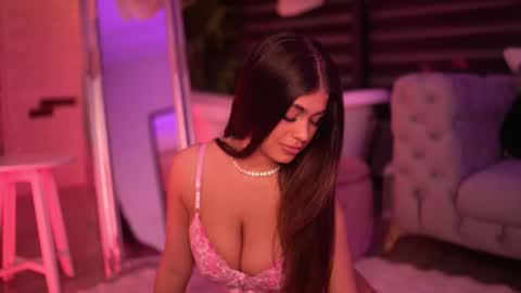 Bella online show from December 2025 06:36:02 PM