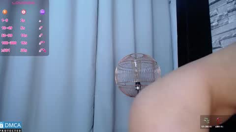 Snapshot of bellaodisea chatting on March 2025 11:01:02 PM online show from March 2025 11:01:02 PM