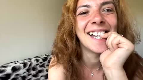 Snapshot of bellaqueen0701 chatting on May 2026 09:39:02 AM bellaqueen0701 online show from May 2026 09:39:02 AM