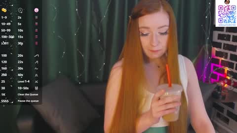 Snapshot of bellaqueenss chatting on December 2025 09:18:01 AM Bella online show from December 2025 09:18:01 AM