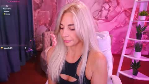 Bella online show from November 2025 10:30:02 PM