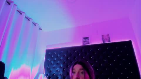 Snapshot of bellaroge chatting on April 2026 05:22:01 AM bellaroge online show from April 2026 05:22:01 AM