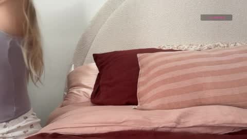 Snapshot of bellaryderr chatting on March 2026 09:43:01 PM Isabella Ryder online show from March 2026 09:43:01 PM