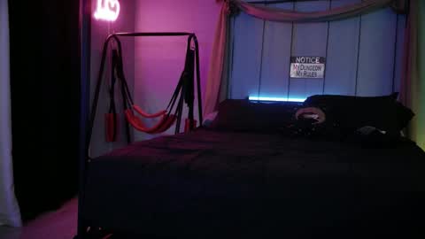 Bellaskeykeeper online show from April 2026 08:15:01 AM