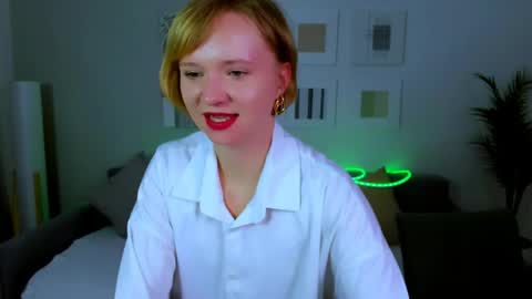 bellasmittssy online show from April 2026 10:30:02 AM