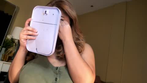 BELLA JONES online show from March 2026 07:25:01 AM