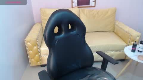 Bella online show from October 2025 11:41:02 AM