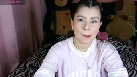Snapshot of bellatrix_colen chatting on May 2026 10:25:02 PM Aleja online show from May 2026 10:25:02 PM