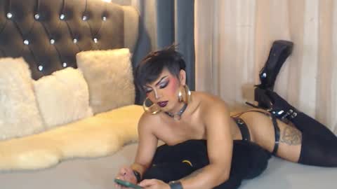 Snapshot of bellatrixxhuckerts chatting on October 2025 09:29:01 AM B E L L A T R I X online show from October 2025 09:29:01 AM