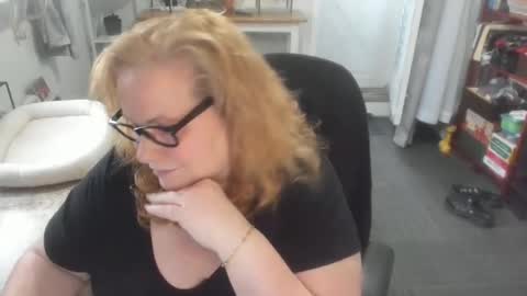 Bellavoca online show from November 2025 08:20:01 PM