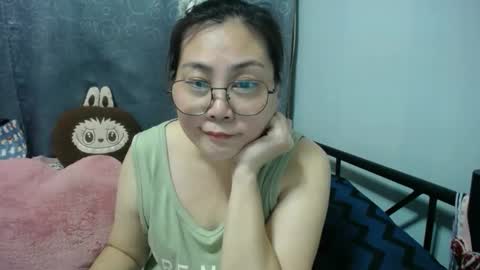 Snapshot of bellbabe chatting on April 2026 12:00:02 PM Bella online show from April 2026 12:00:02 PM