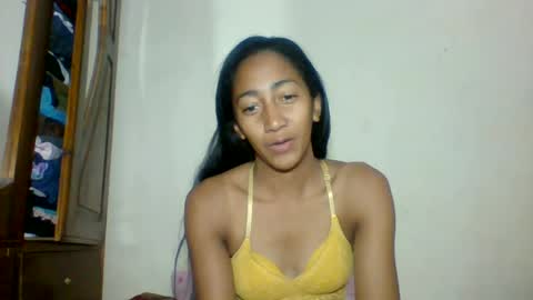 Snapshot of belle_annah chatting on June 2026 04:07:02 AM belle_annah online show from June 2026 04:07:02 AM