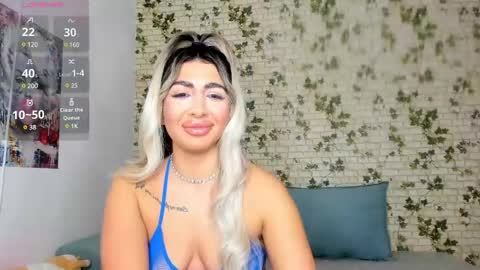 Snapshot of belle_hallle chatting on January 2025 05:58:01 PM LucyJelly online show from January 2025 05:58:01 PM