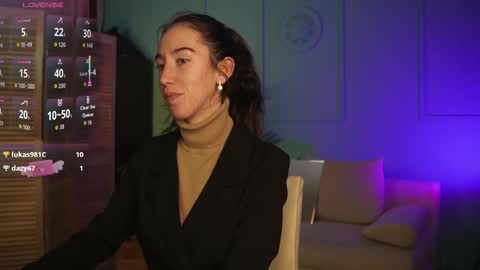 Bella online show from November 2025 03:44:01 PM