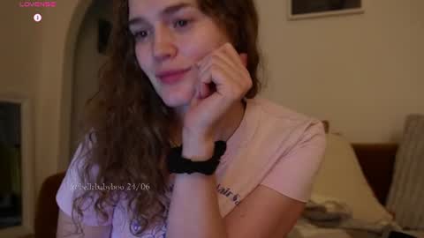 Snapshot of bellebabyboo chatting on June 2026 05:06:02 PM BELLE online show from June 2026 05:06:02 PM