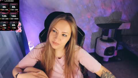 Snapshot of bellezza_ chatting on December 2024 11:55:01 AM Your Annabelle Wolf online show from December 2024 11:55:01 AM