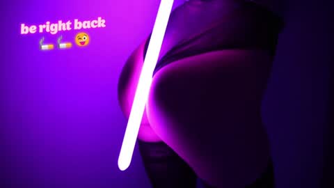 Snapshot of bellezza_ chatting on January 2025 02:32:01 PM Your Annabelle Wolf online show from January 2025 02:32:01 PM