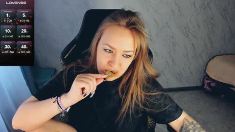 Snapshot of bellezza_ chatting on January 2025 12:16:01 PM Your Annabelle Wolf online show from January 2025 12:16:01 PM