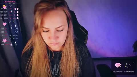 Snapshot of bellezza_ chatting on October 2025 10:55:02 PM Your Annabelle Wolf online show from October 2025 10:55:02 PM