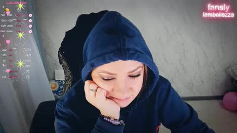 Snapshot of bellezza_ chatting on November 2025 11:35:01 AM Your Annabelle Wolf online show from November 2025 11:35:01 AM