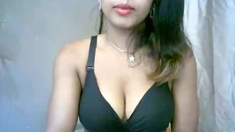 Snapshot of bellibellah chatting on April 2026 06:52:01 AM BelliBellah online show from April 2026 06:52:01 AM