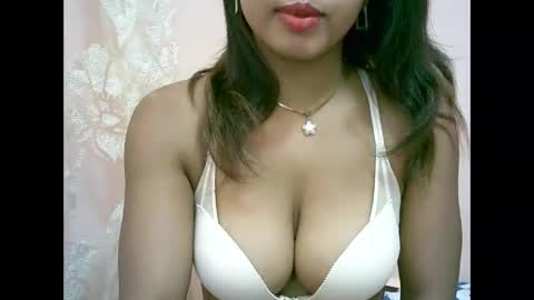 Snapshot of bellibellah chatting on May 2026 07:14:01 AM BelliBellah online show from May 2026 07:14:01 AM