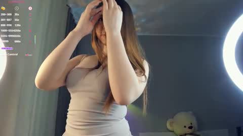 Bella online show from November 2025 06:18:02 PM