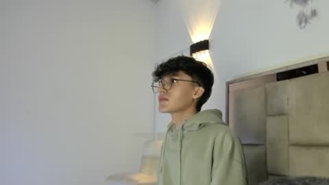 Neon online show from October 2025 11:32:02 AM