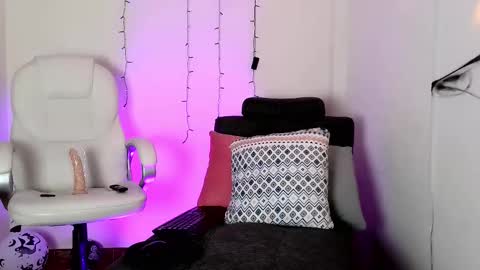 Neon online show from October 2025 11:32:02 AM