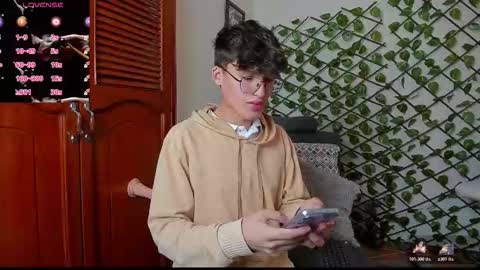 Neon online show from December 2025 11:15:01 AM