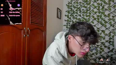 Neon online show from December 2025 11:15:01 AM