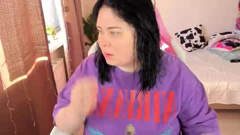 LinaBoo online show from November 2025 06:47:02 AM