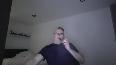 Snapshot of bengiles81 chatting on April 2026 07:33:02 PM bengiles81 online show from April 2026 07:33:02 PM