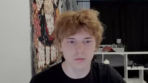 Snapshot of benjamin_boo chatting on June 2026 08:28:02 AM Benji online show from June 2026 08:28:02 AM