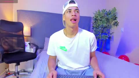 BENJAMIN online show from February 2025 01:21:02 AM